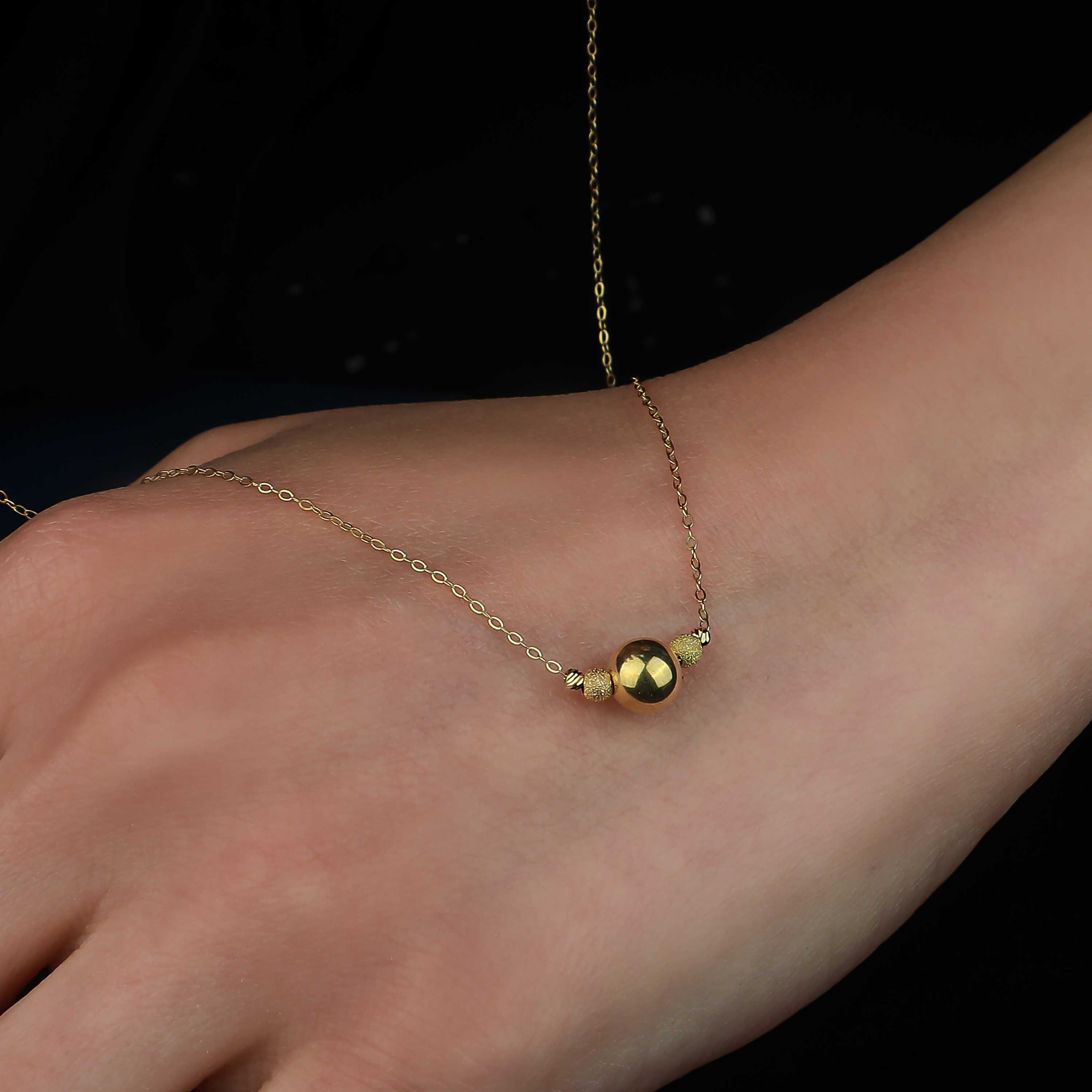 18 karat gold choker, Italian made - (H-0833)